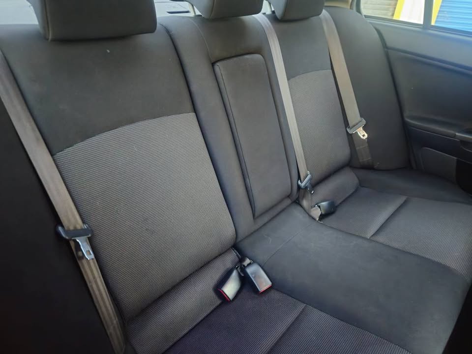 2011 Mitsubishi Lancer VRX 8.jpg